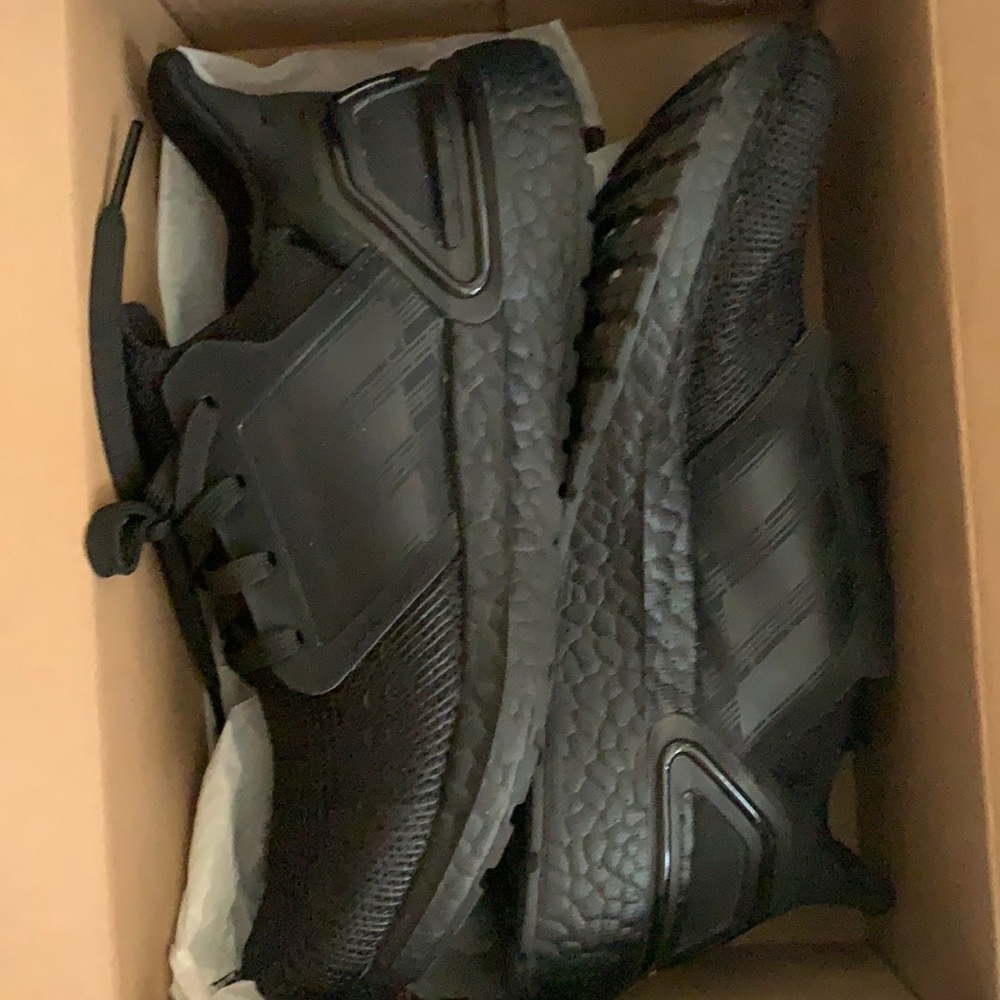 Adidas Black Ultra Boost 20 J